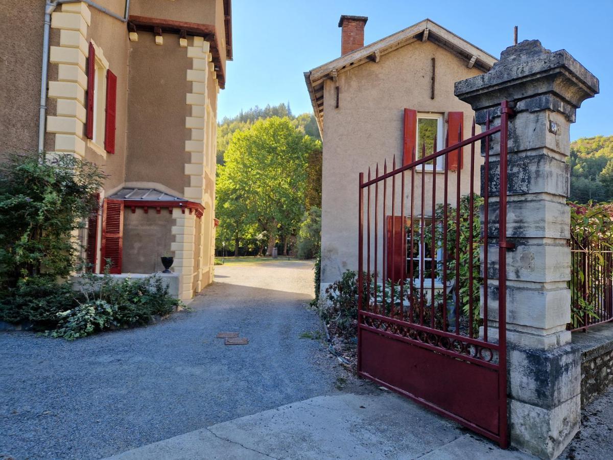 Chateau De Viviez Exterior photo